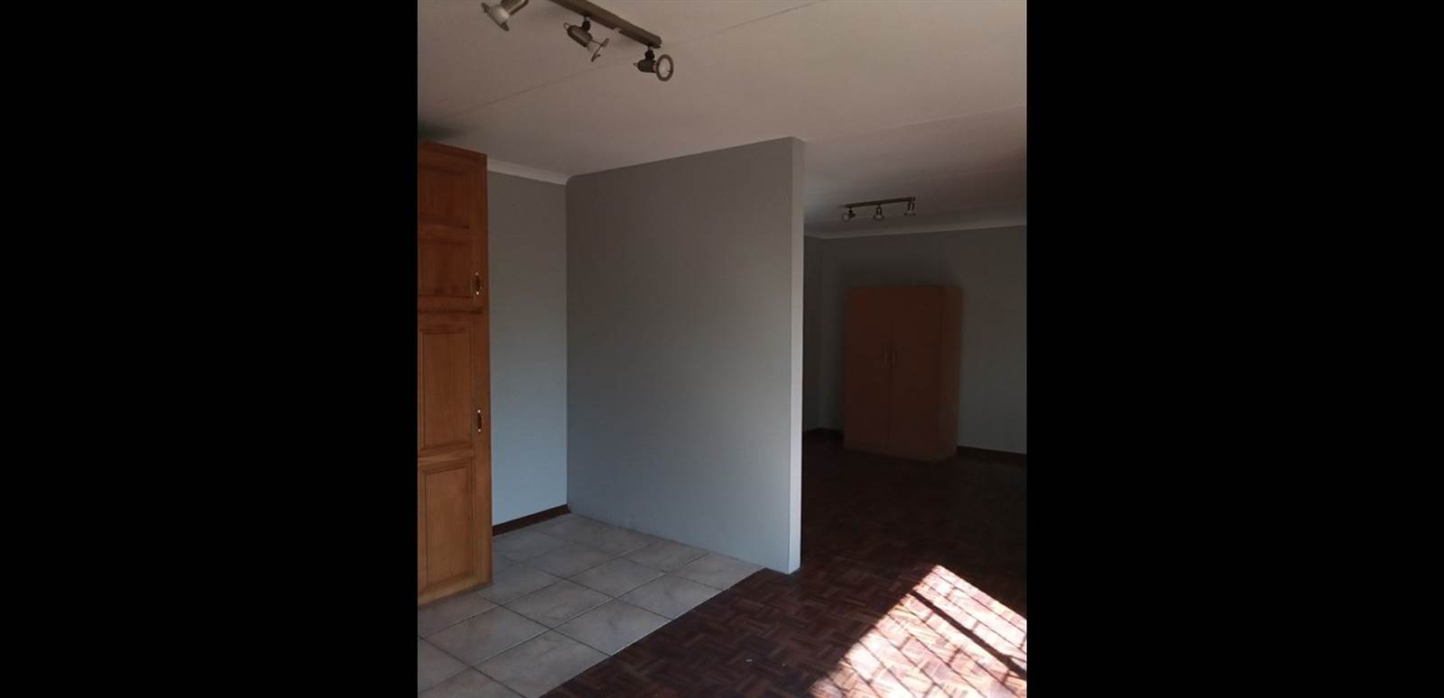 6 Bed Flat in Secunda photo number 7