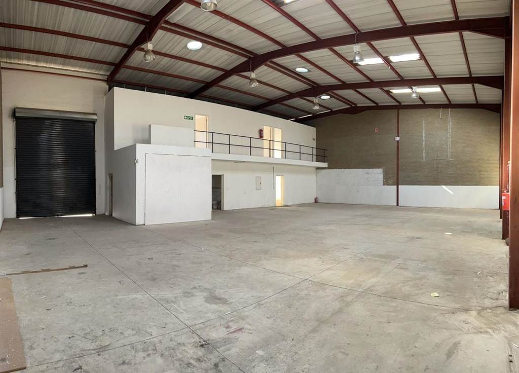 500  m² Industrial space in Eastgate photo number 12