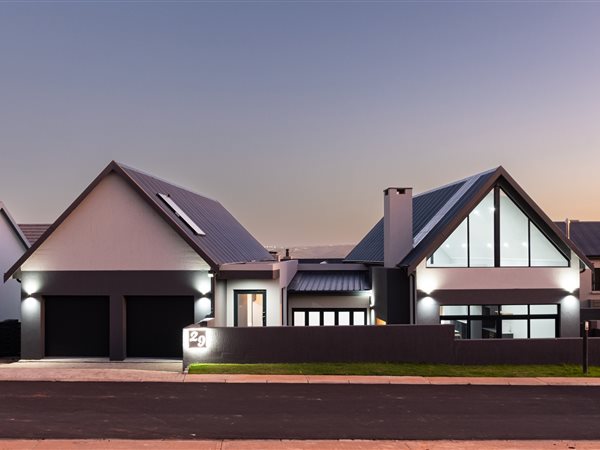 4 Bedroom House 4 Bedroom House