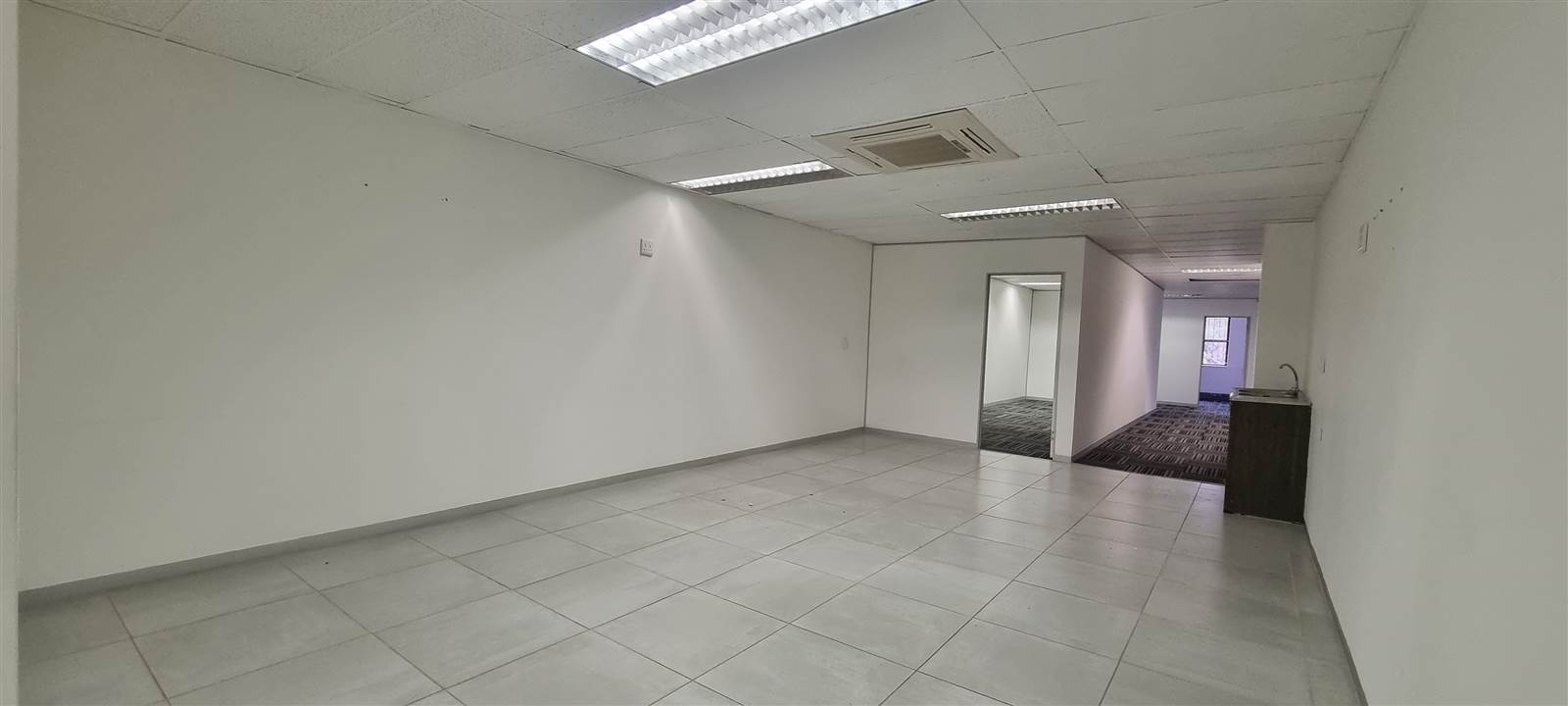 381  m² Commercial space in Epsom Downs photo number 16