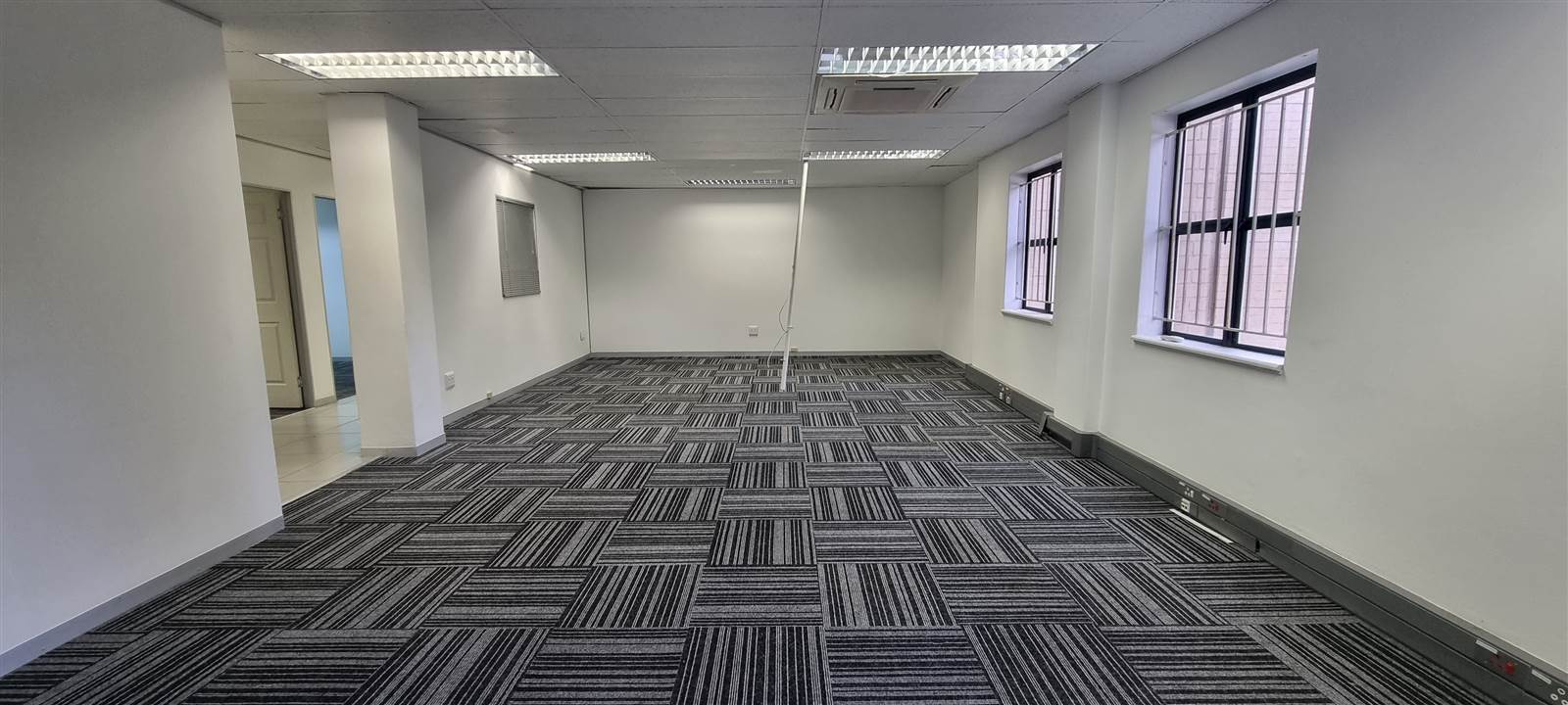 381  m² Commercial space in Epsom Downs photo number 13