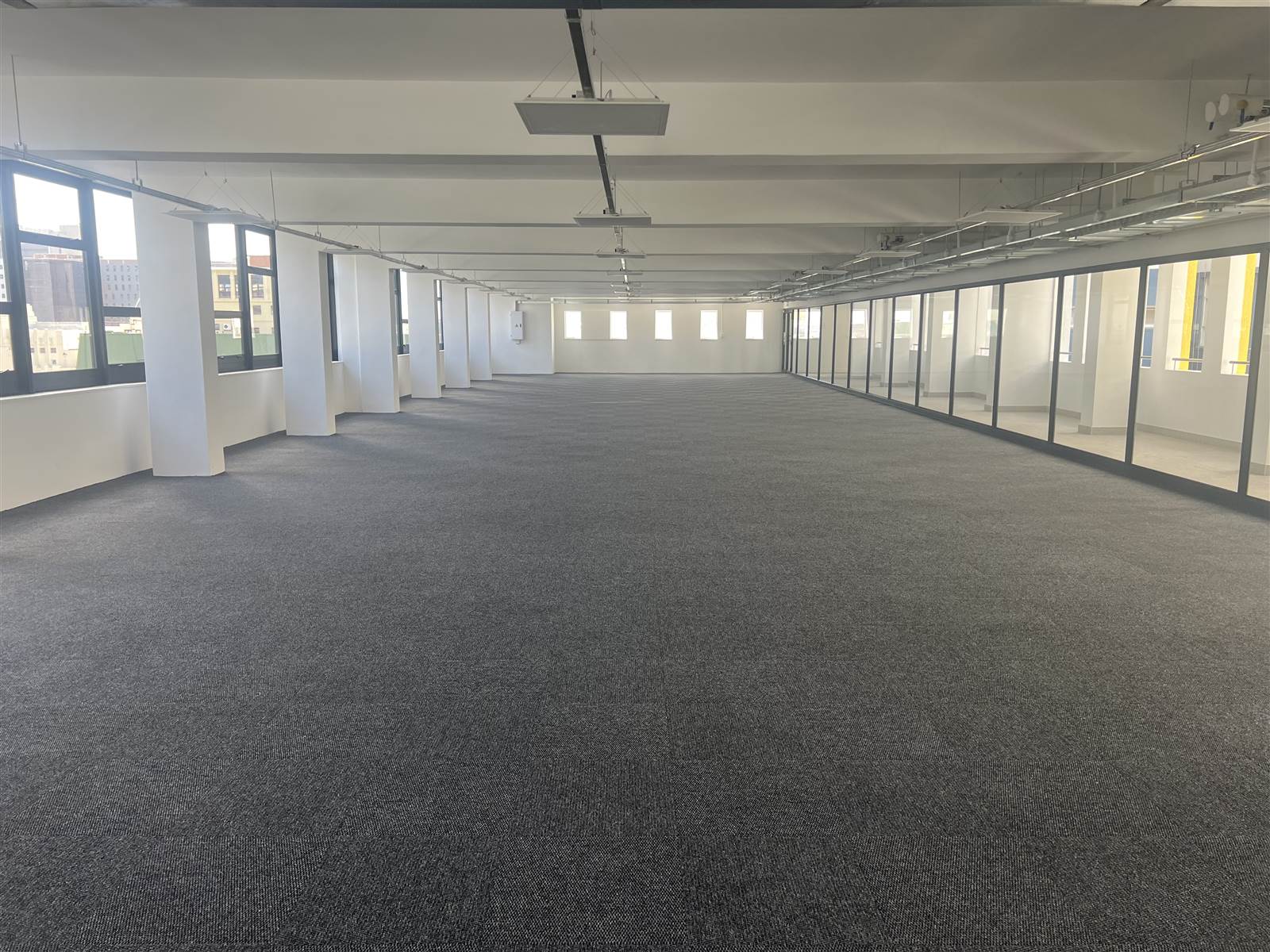 750  m² Commercial space in Cape Town City Centre photo number 3