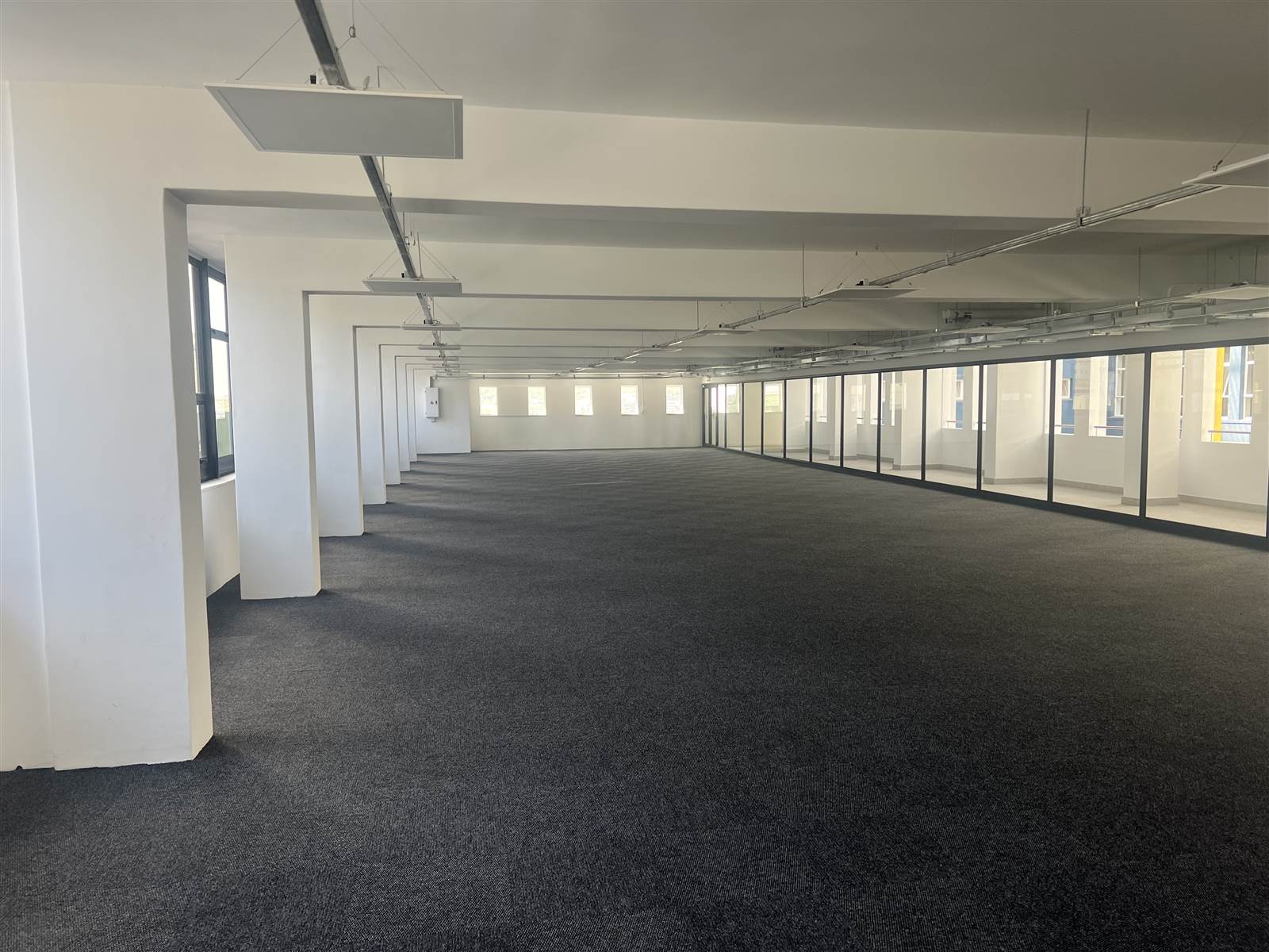 750  m² Commercial space in Cape Town City Centre photo number 4