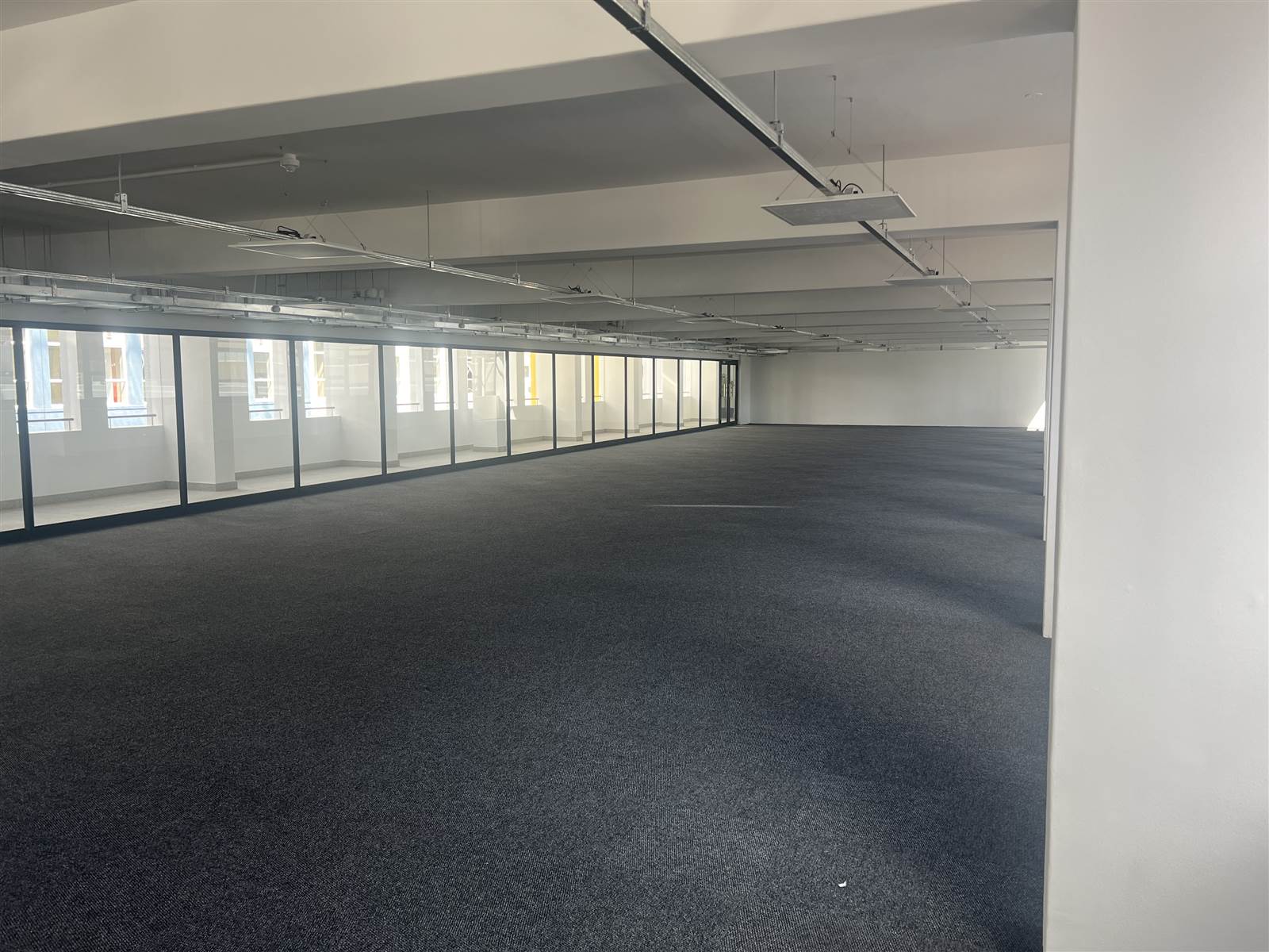 750  m² Commercial space in Cape Town City Centre photo number 2