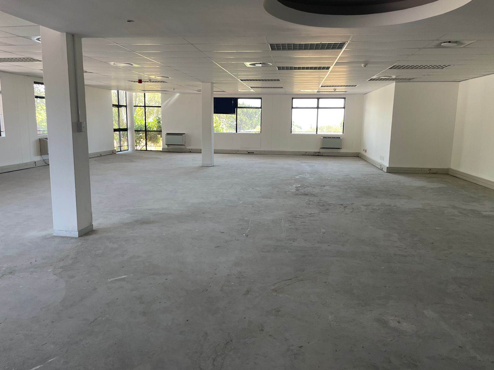 242  m² Commercial space in Plattekloof photo number 19