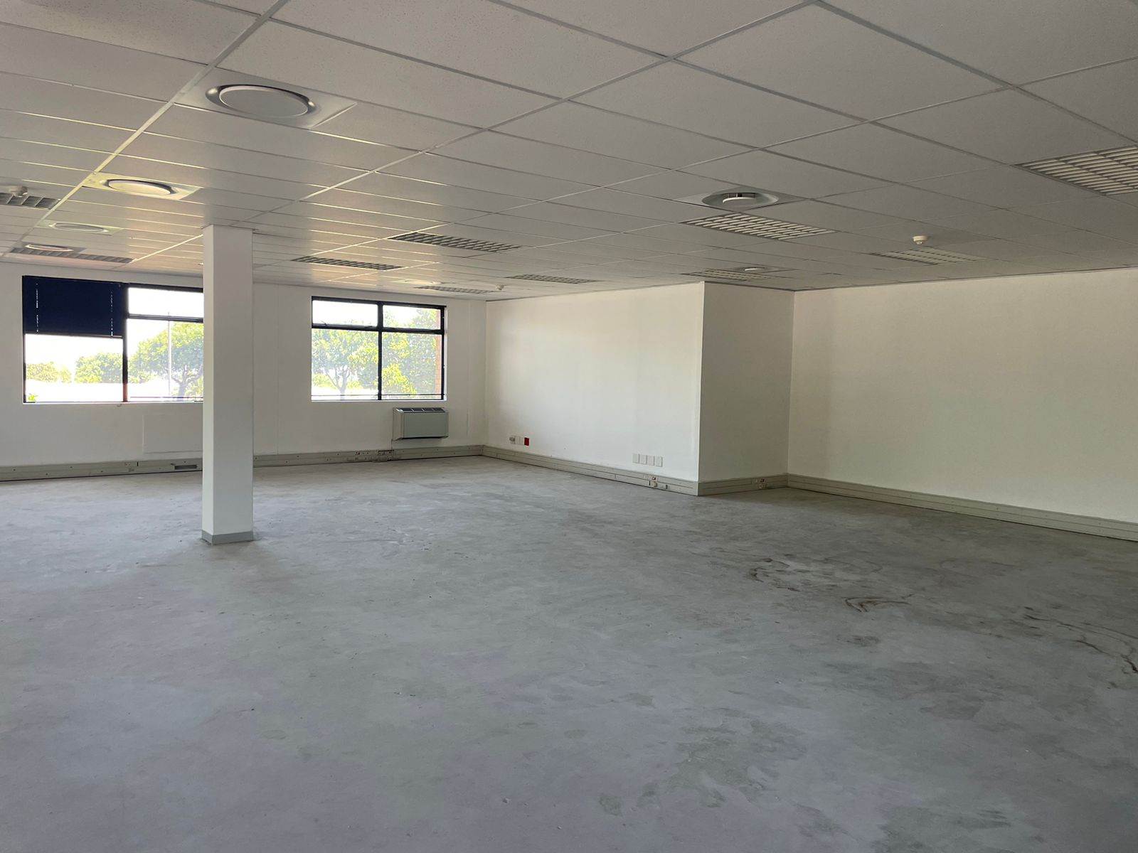 242  m² Commercial space in Plattekloof photo number 5