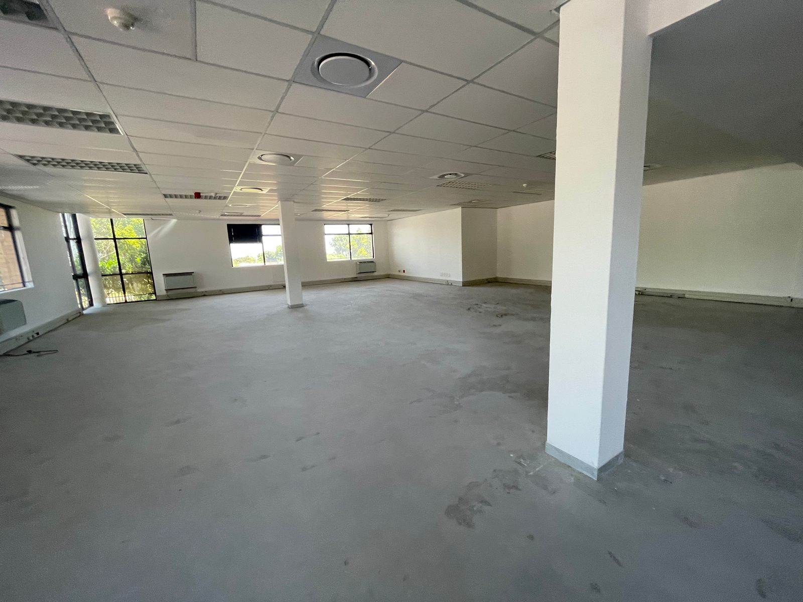 242  m² Commercial space in Plattekloof photo number 15