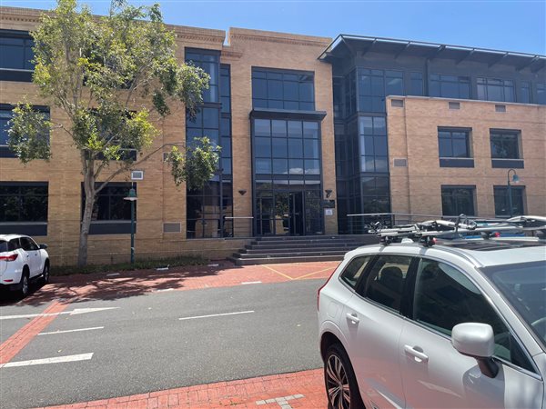242  m² Commercial space in Plattekloof