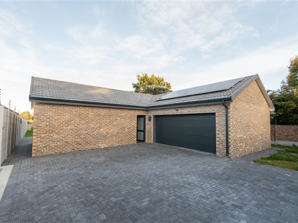 4 Bedroom House 4 Bedroom House