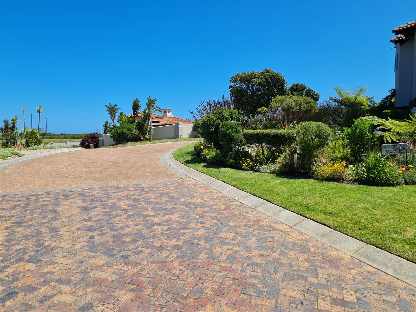 1054 m² Land available in Whale Rock Heights photo number 6