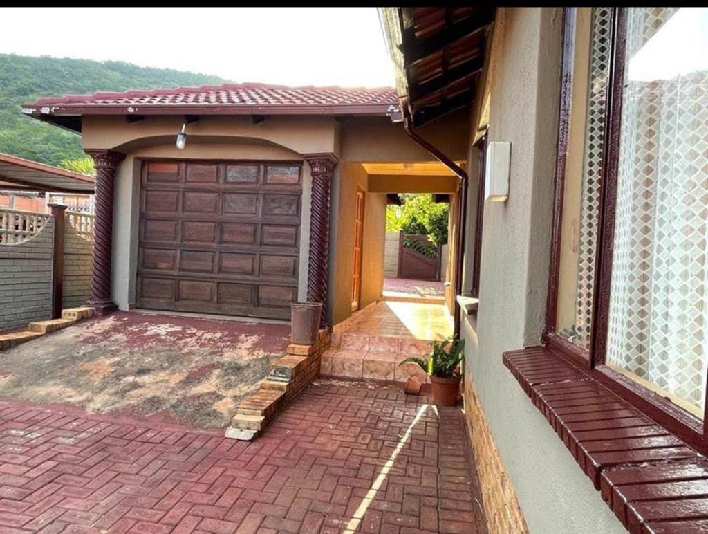 3 Bed House in Tlhabane photo number 30