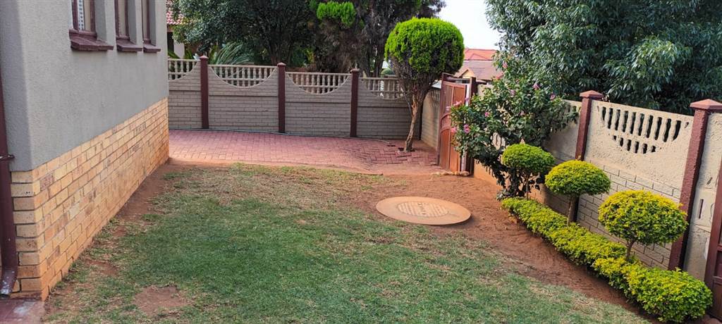 3 Bed House in Tlhabane photo number 24