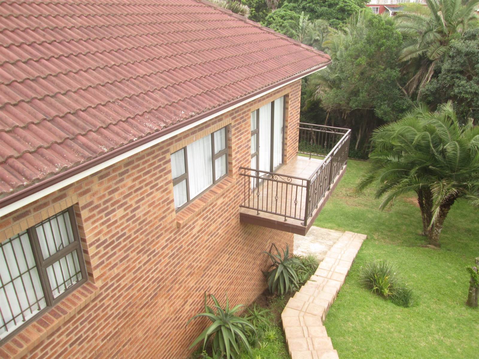 3 Bed House in Bazley Beach photo number 2