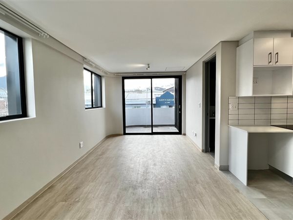 Studio apartment in Somerset West Central