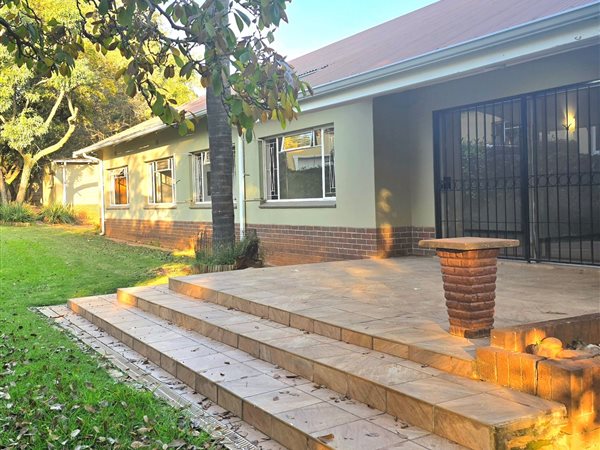 4 Bedroom House 4 Bedroom House