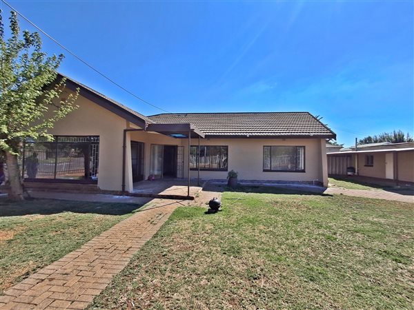 3 Bedroom House 3 Bedroom House