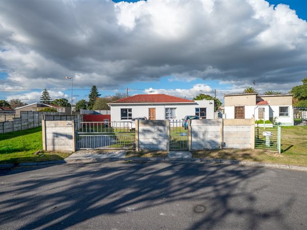 3 Bedroom House 3 Bedroom House