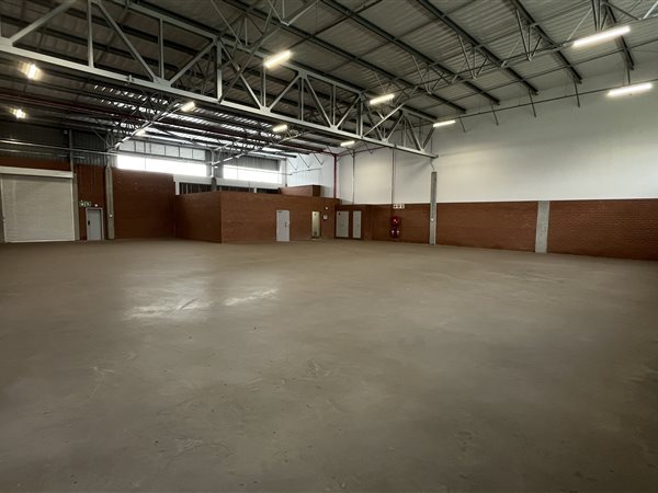 590  m² Industrial space