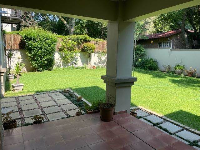 3 Bed Apartment in Lonehill photo number 17