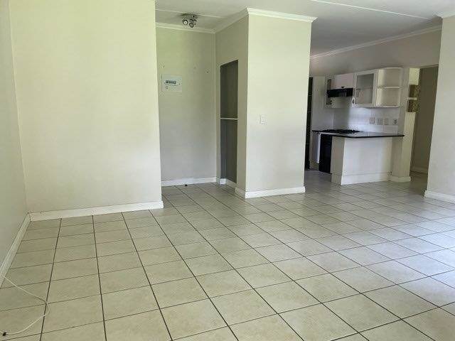 3 Bed Apartment in Lonehill photo number 4