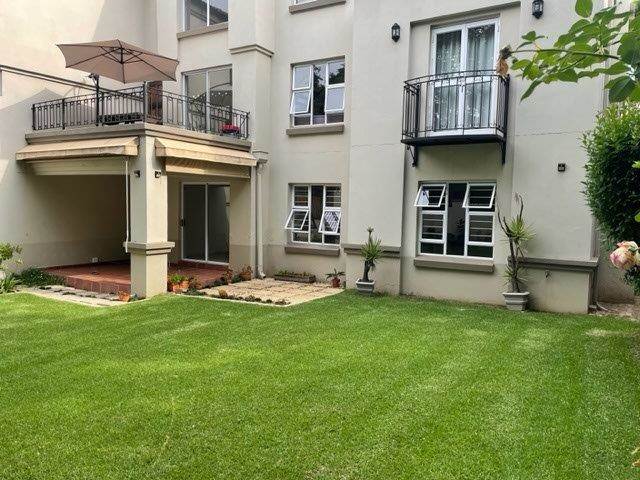 3 Bed Apartment in Lonehill photo number 2