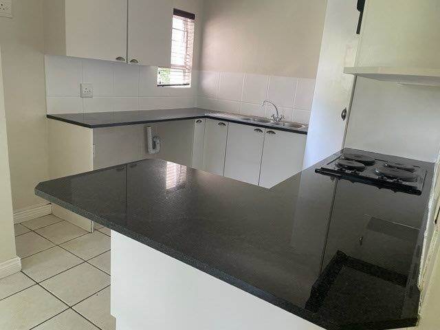 3 Bed Apartment in Lonehill photo number 8