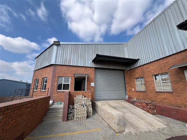 640 m² Industrial space 640 m² Industrial space