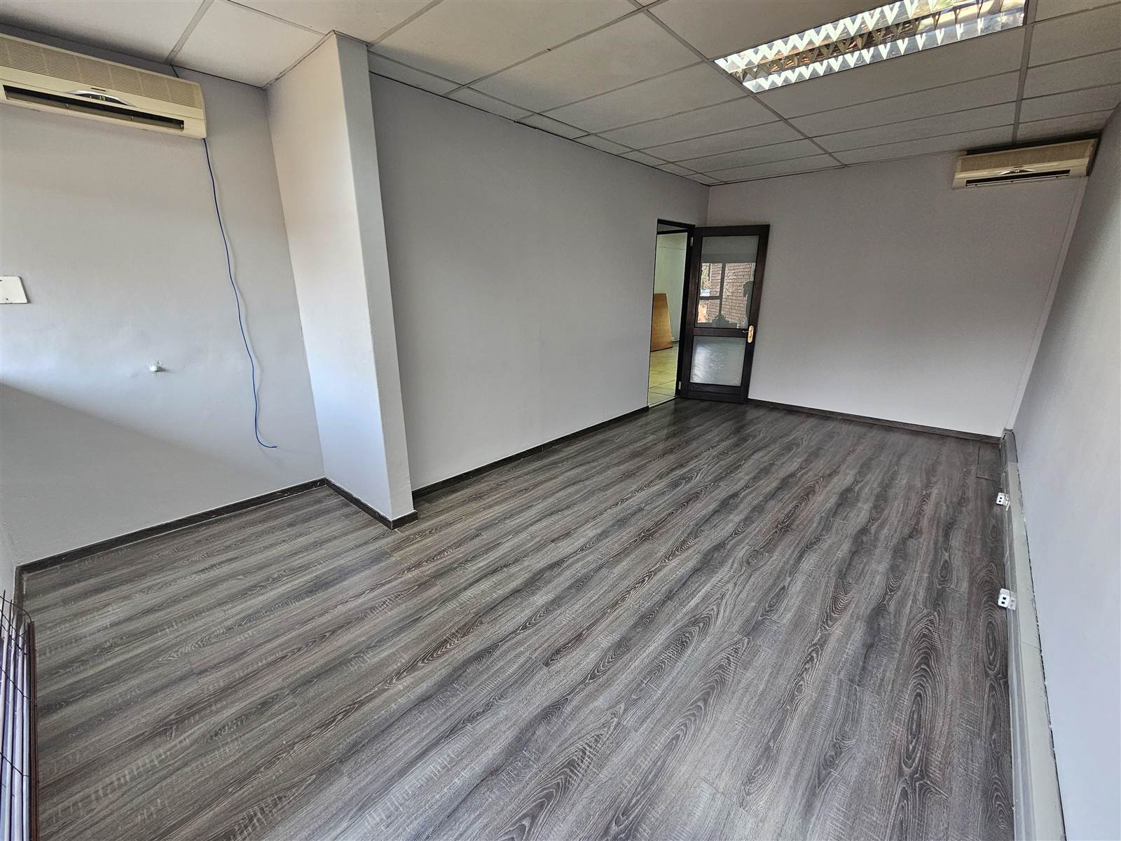 109  m² Commercial space in Garsfontein photo number 11