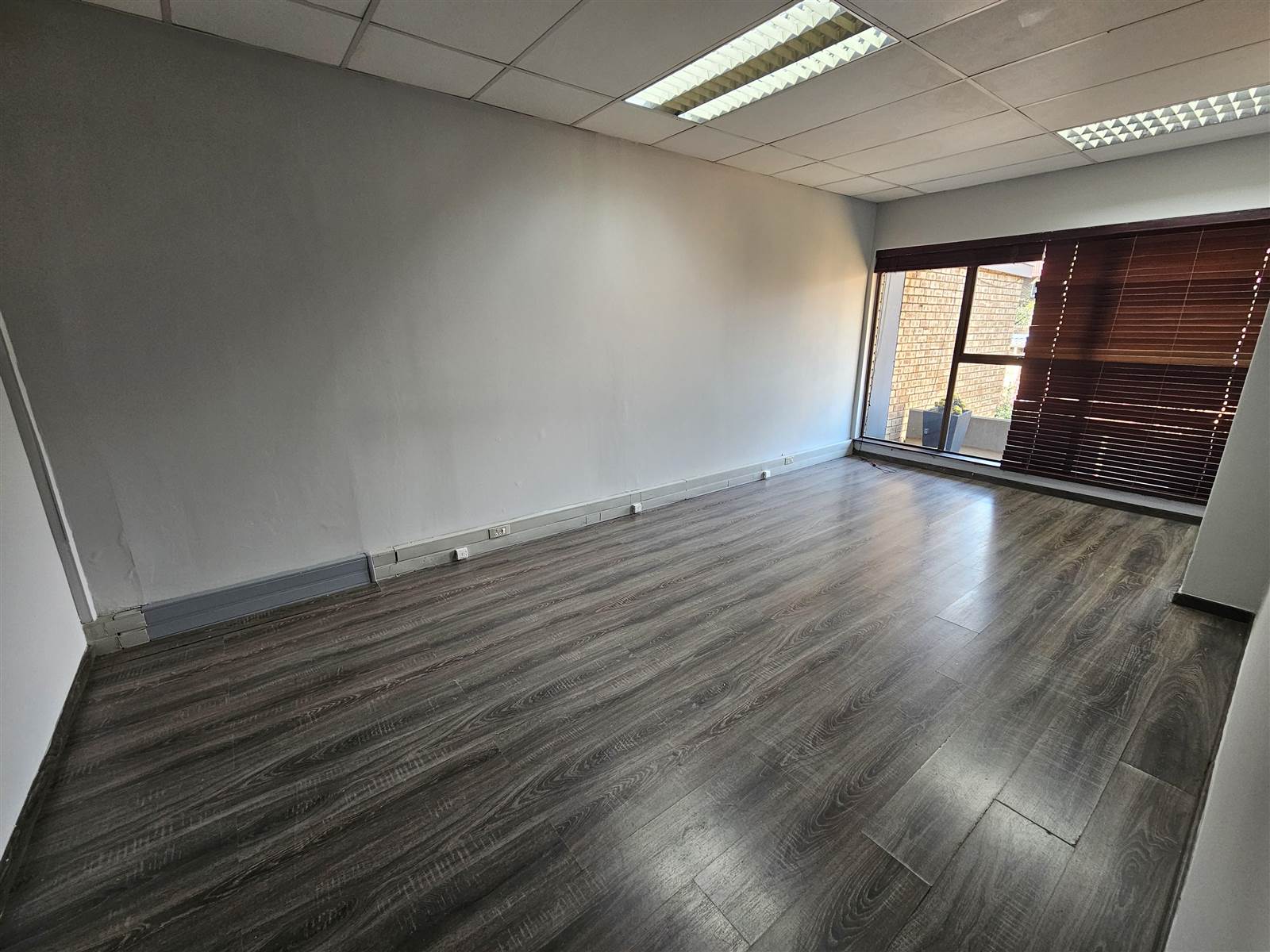 109  m² Commercial space in Garsfontein photo number 9