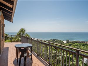 4 Bed House in Zinkwazi Beach