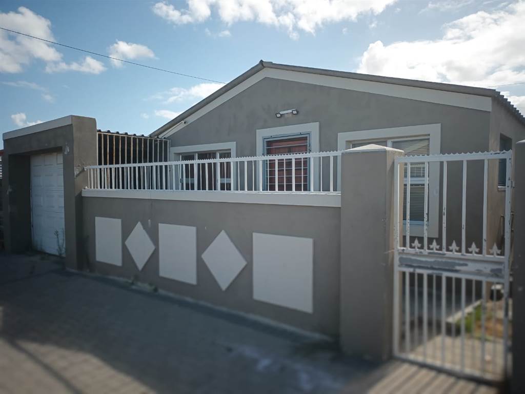 2 Bed House in Khayelitsha photo number 11