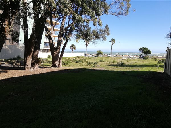 2181 m² Land available in Strand South