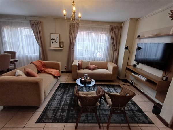 3 Bedroom Townhouse 3 Bedroom Townhouse