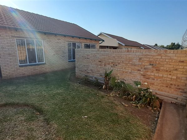 2 Bedroom Townhouse 2 Bedroom Townhouse