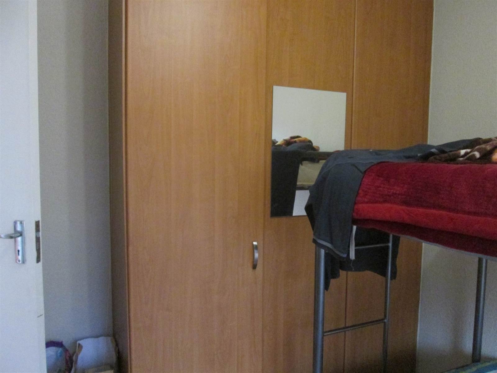 2 Bed Apartment in Ravensklip photo number 16