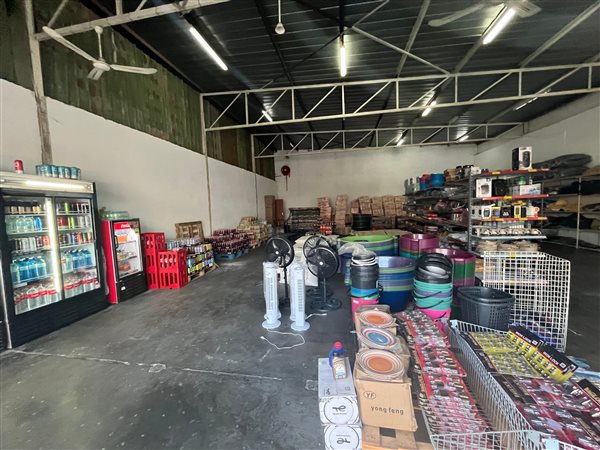 450 m² Retail Space 450 m² Retail Space
