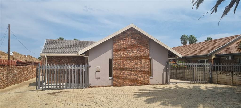 Office space in Potchefstroom Central photo number 2