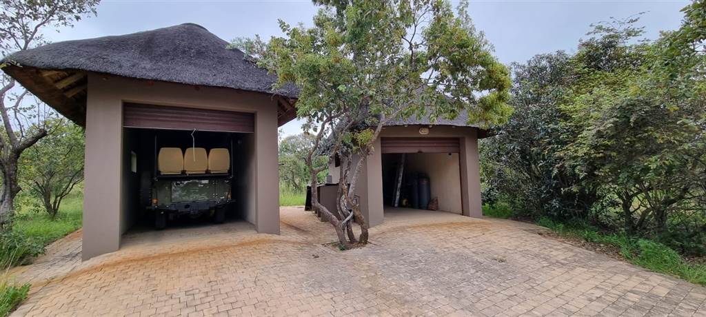 3 Bed House in Vaalwater photo number 4