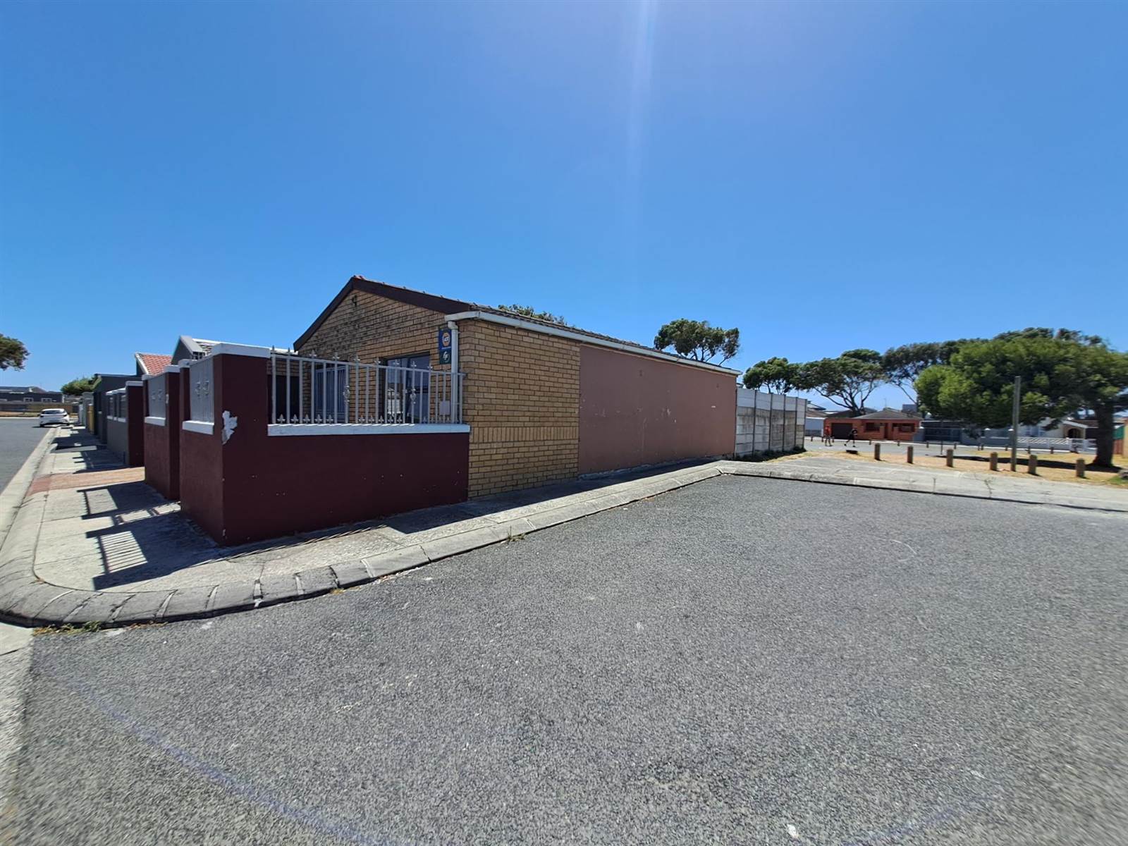3 Bed House in Mitchells Plain photo number 10