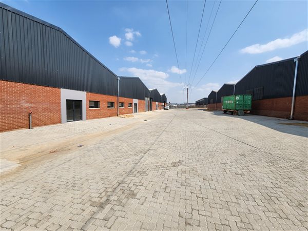 1 125  m² Industrial space