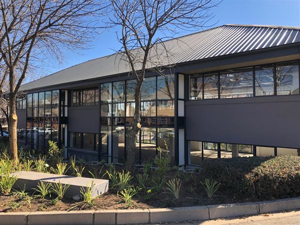 333  m² Commercial space in Woodmead