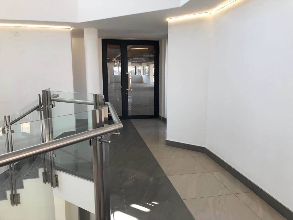333  m² Commercial space in Woodmead photo number 3
