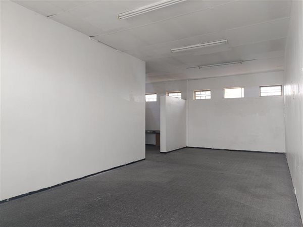 76  m² Commercial space