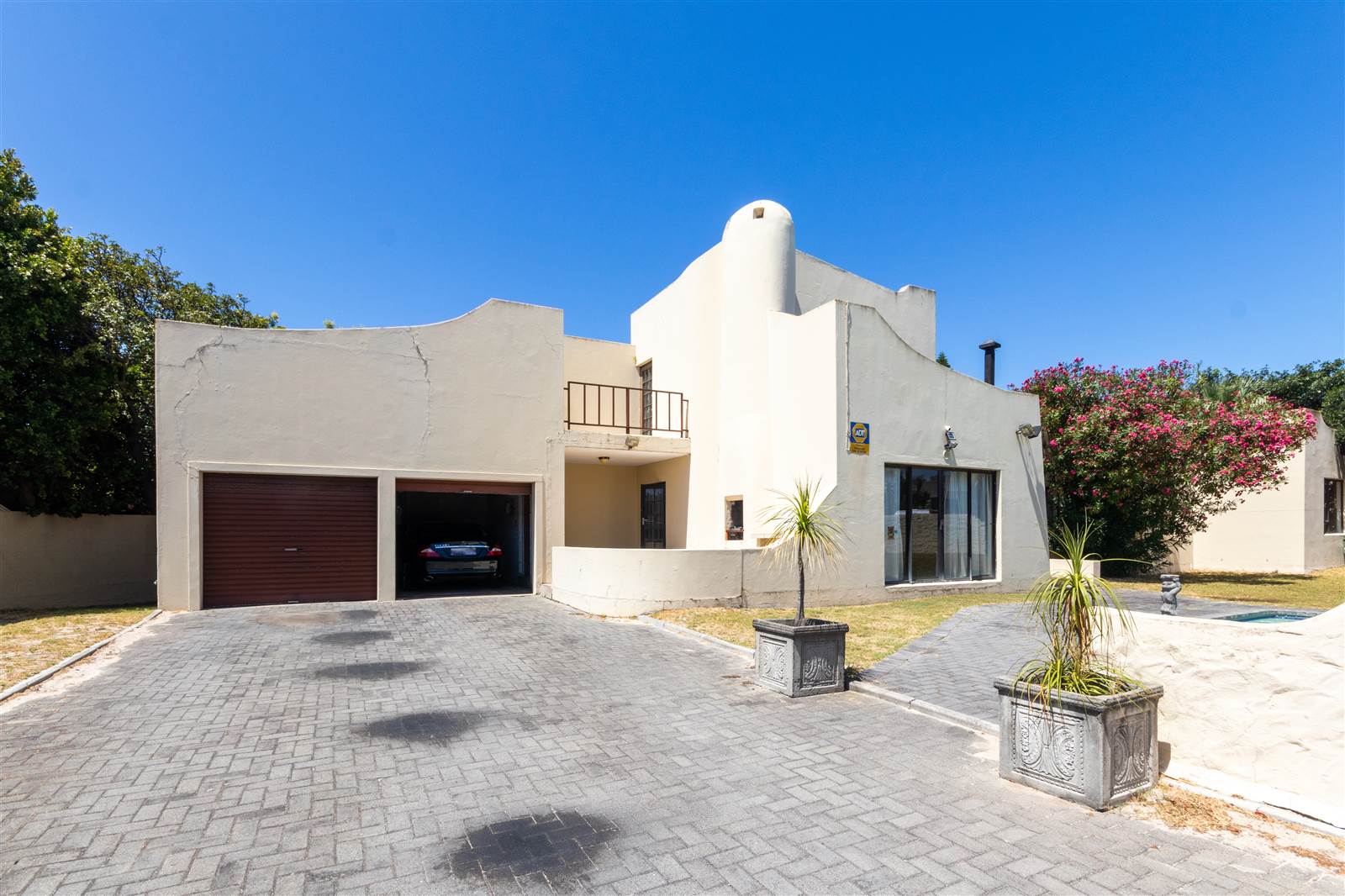 4 Bed House in Blouberg Rise photo number 8