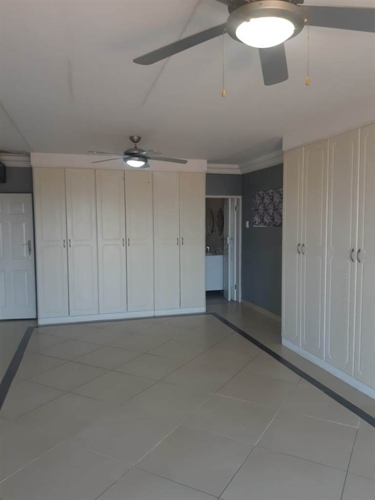 6 Bed House in Bronkhorstbaai photo number 27
