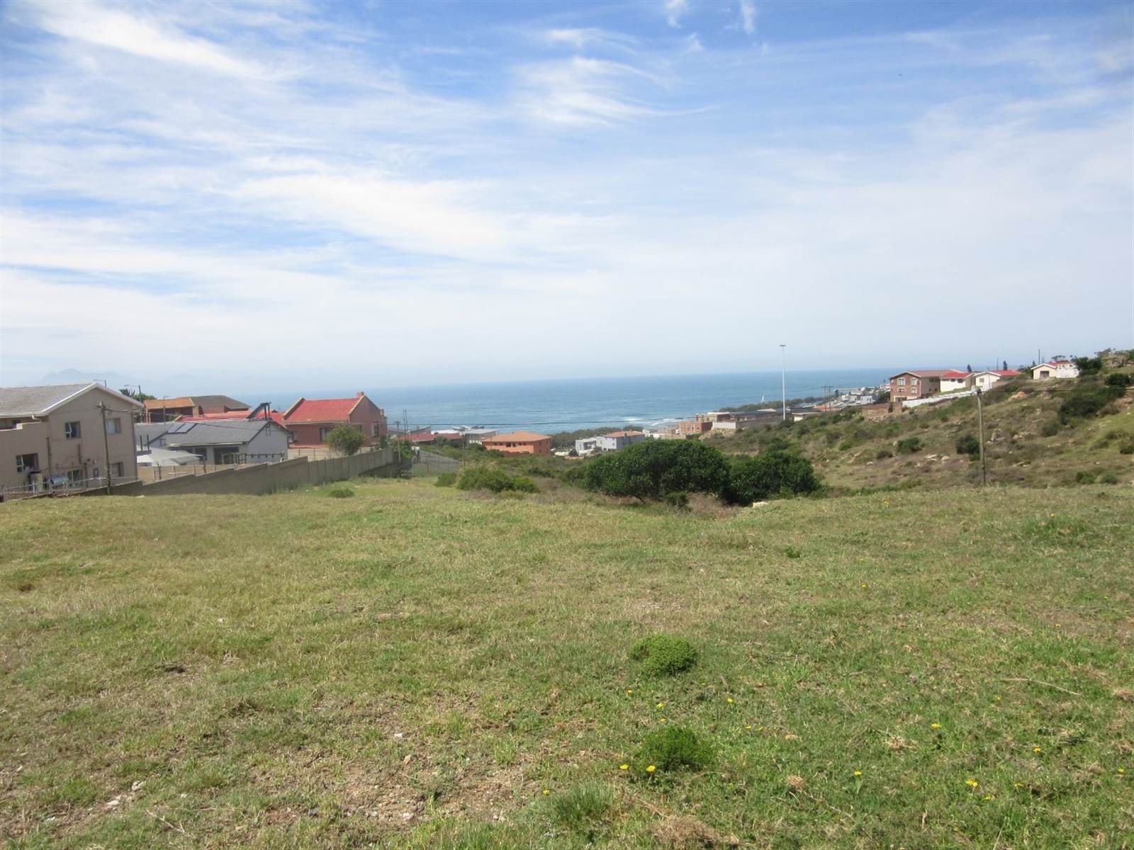 747 m² Land available in Fairview photo number 4