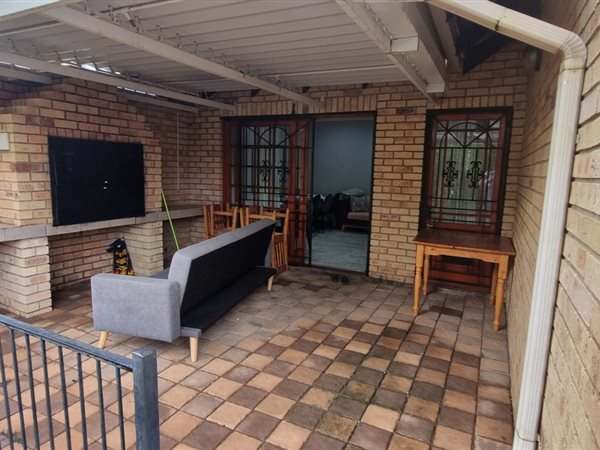 2 Bedroom Townhouse 2 Bedroom Townhouse