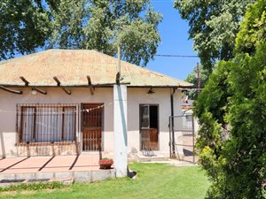 2 Bed House in Bezuidenhout Valley