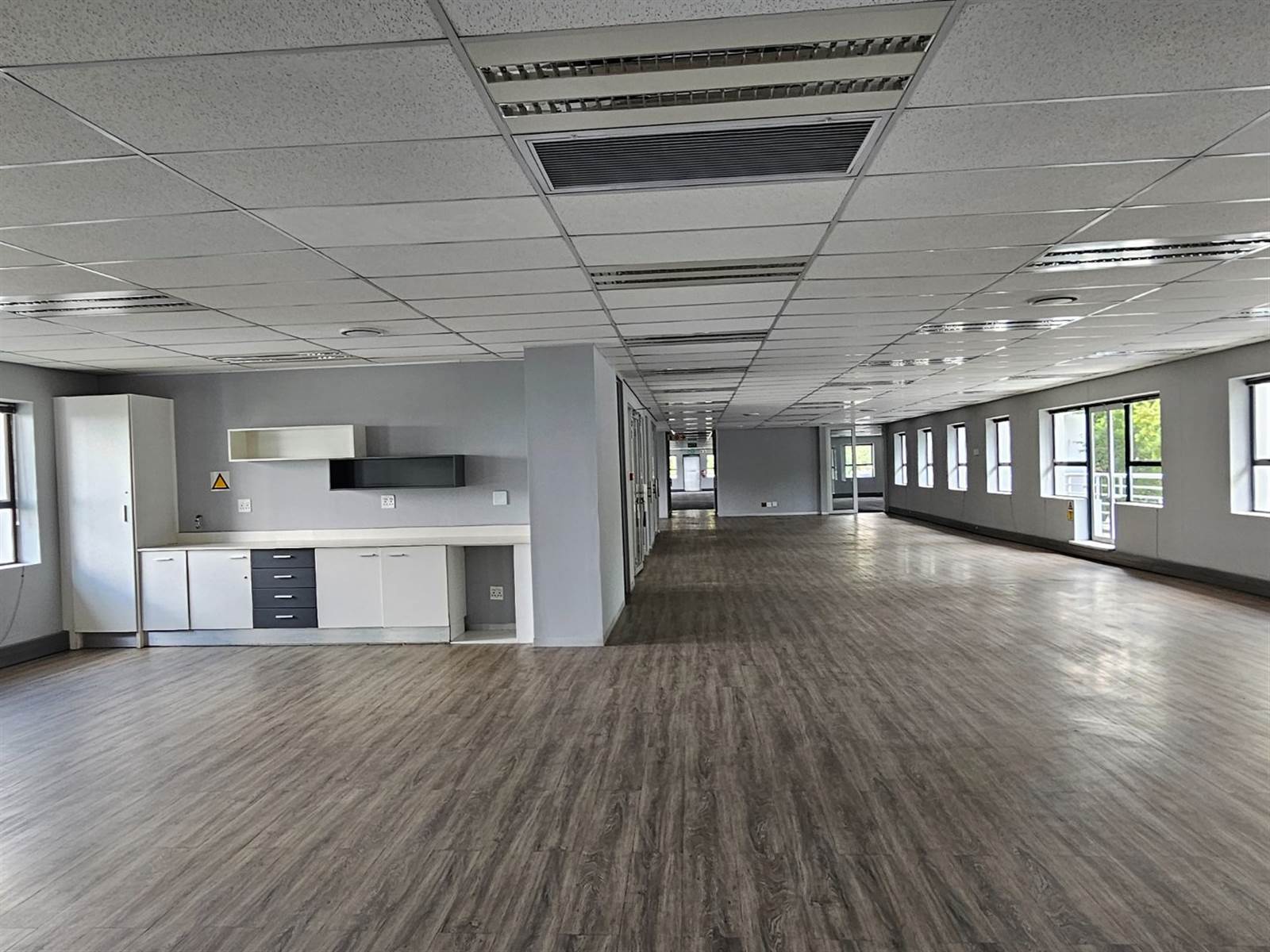 1192  m² Commercial space in Woodmead photo number 14