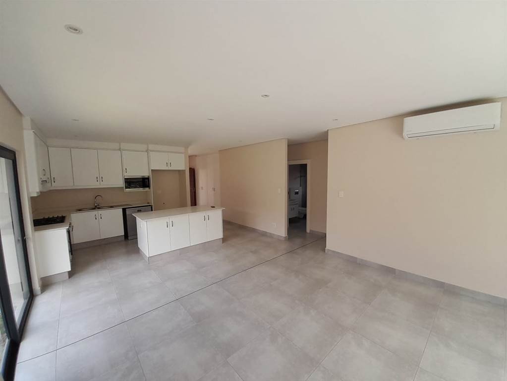 2 Bed Simplex in Sheffield Beach photo number 6